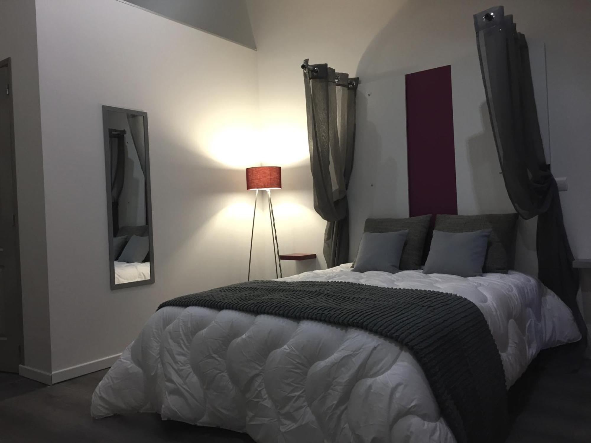 Apartments Les 5 Lys - Quartier La Bastide Каркассон Экстерьер фото